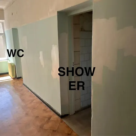 Appartement With Shared Wc *